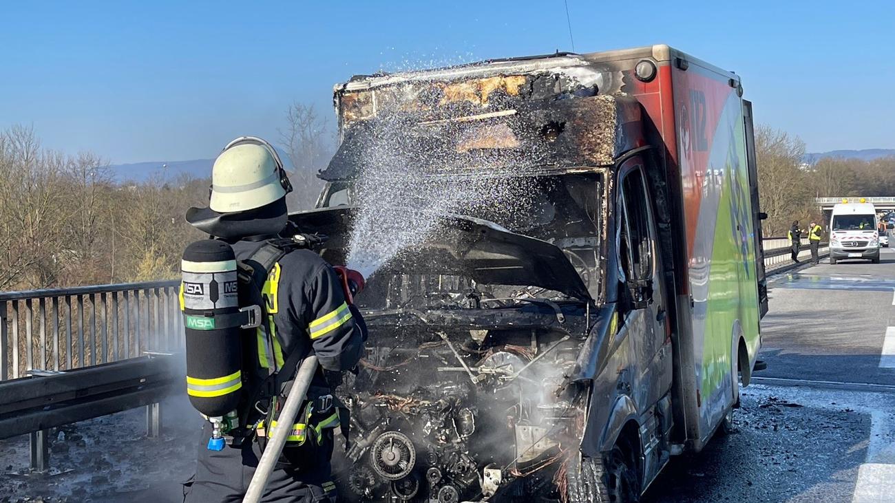 Rescue Vehicle Fire, B455 Wiesbaden, Emergency Vehicle Fire, Technical Defect Cause