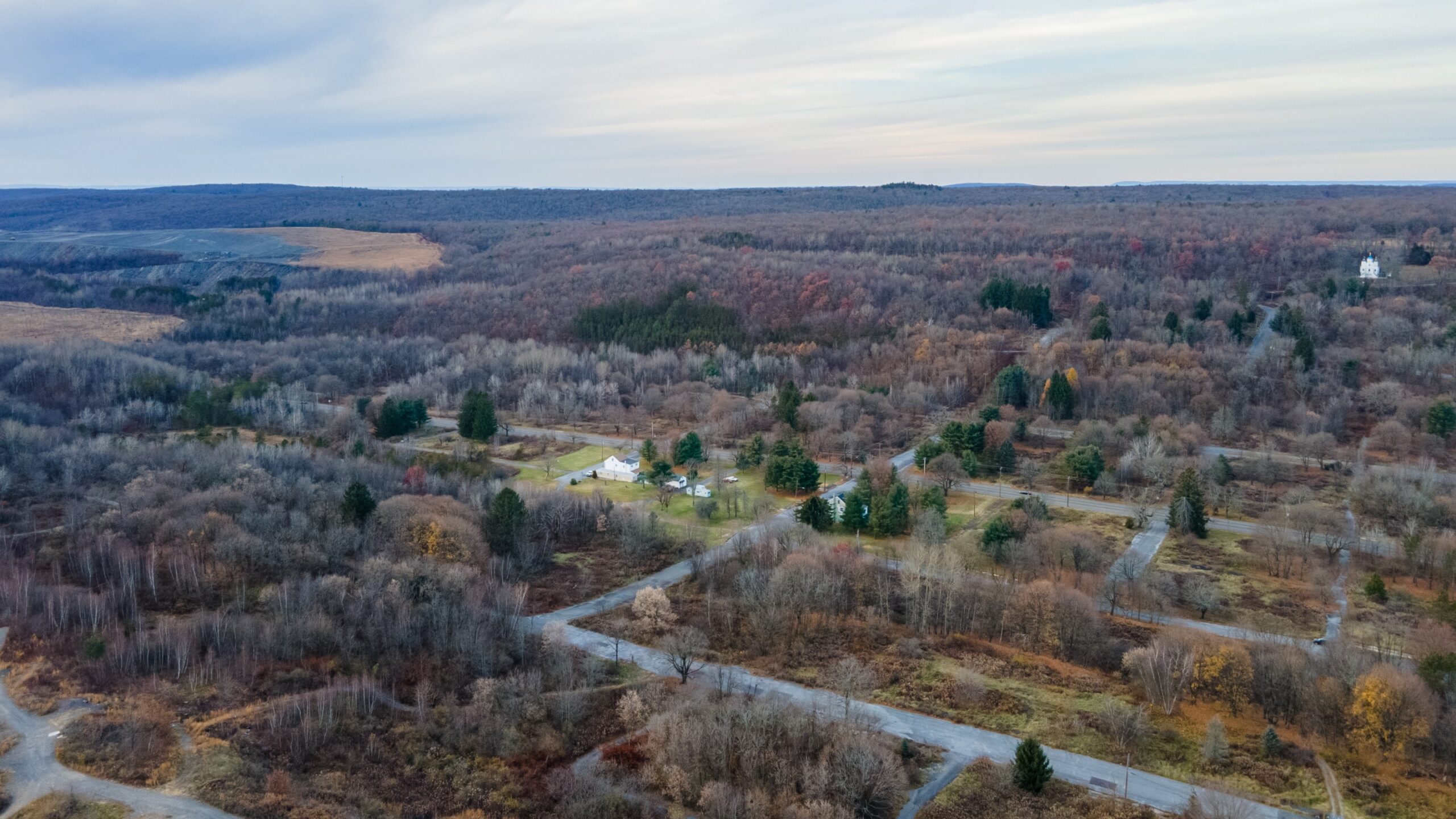 Centralia, Pennsylvania, Silent Hill, Ghost town, Underground fire, Abandoned coal mines, Carbon monoxide, Evacuation, Graffiti Highway, Tourism, Risk