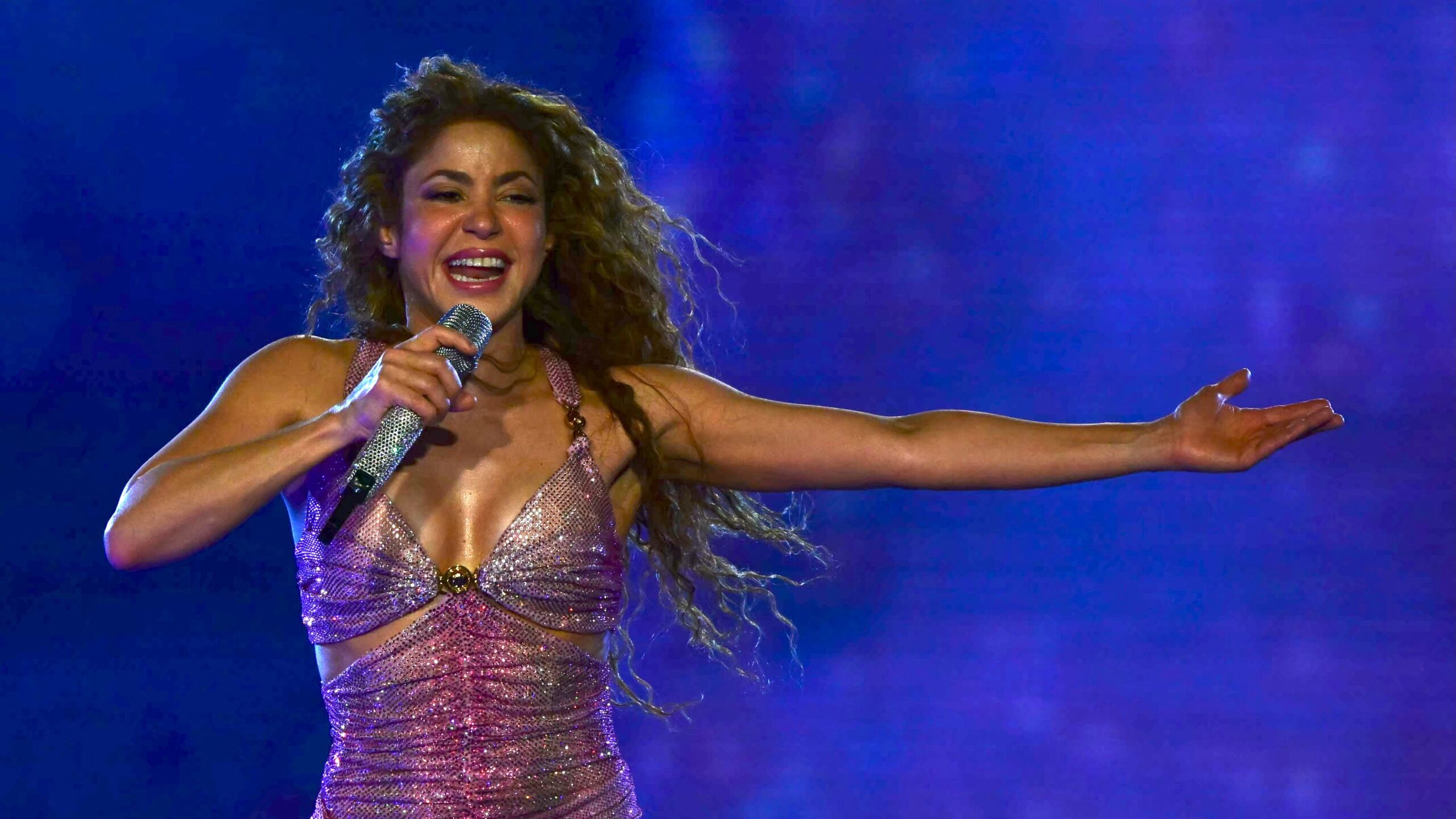 Shakira, Latin Music Icon, Hospitalized in Lima, Abdominal Pain, Concert Cancellation, Peru, Grammy Award, Las Mujeres Ya No Lloran, World Tour, Rio de Janeiro, Latin America Tour, 2018, Whenever, Whenever