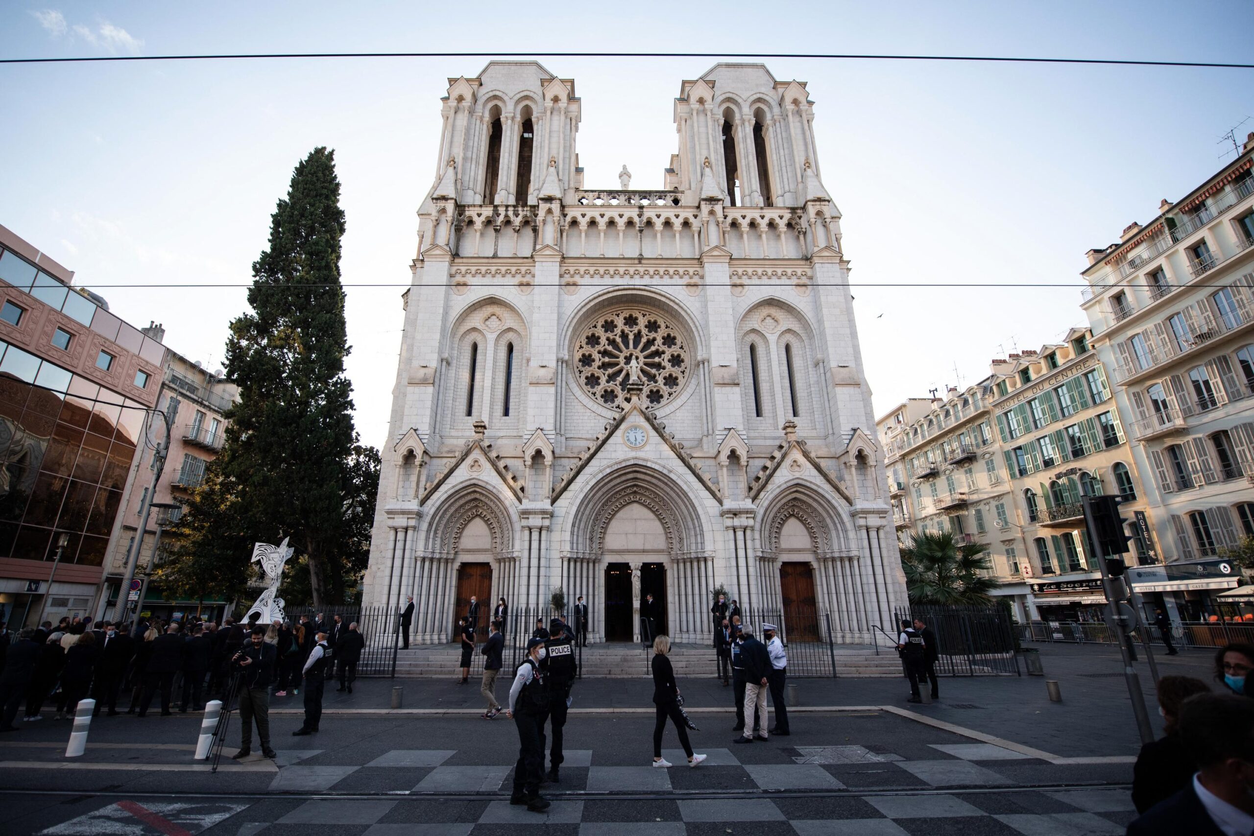 Nice terror attack, Notre Dame Basilica, Police municipale, Brahim Aouissaoui, Anti-terrorist sub-directorate, Vincent Loques, Nadine Devillers, Simone Barreto Silva