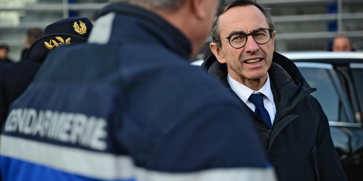 Algeria, France, Interior Minister Bruno Retailleau, Air Algerie sanctions, Repatriation, Expulsion, Visa, Immigration, Diplomacy, Border control