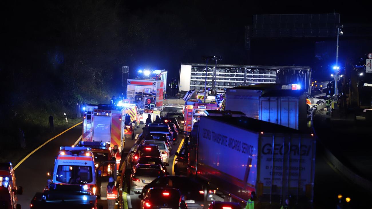 Truck driver, chaos drive, North Rhine-Westphalia, mental illness, non-culpability, psychiatry, A46, A1, property damage, injury, alcohol, police pursuit