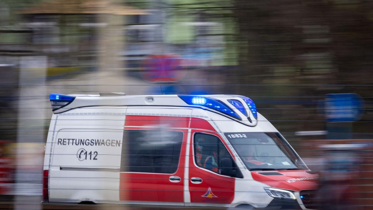 Car accident, School bus, Collision, Wolgast, Injured, Police investigation, Red light, Traffic violation, Gefährdung des Straßenverkehrs