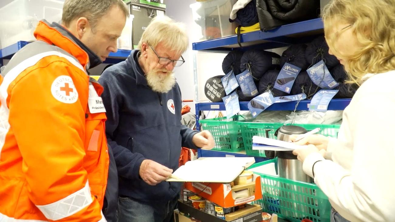 homeless, cold weather, warmth, safety, winter, survival, emergency services, rescue, shelters, German Red Cross, Berlin, Brandenburg