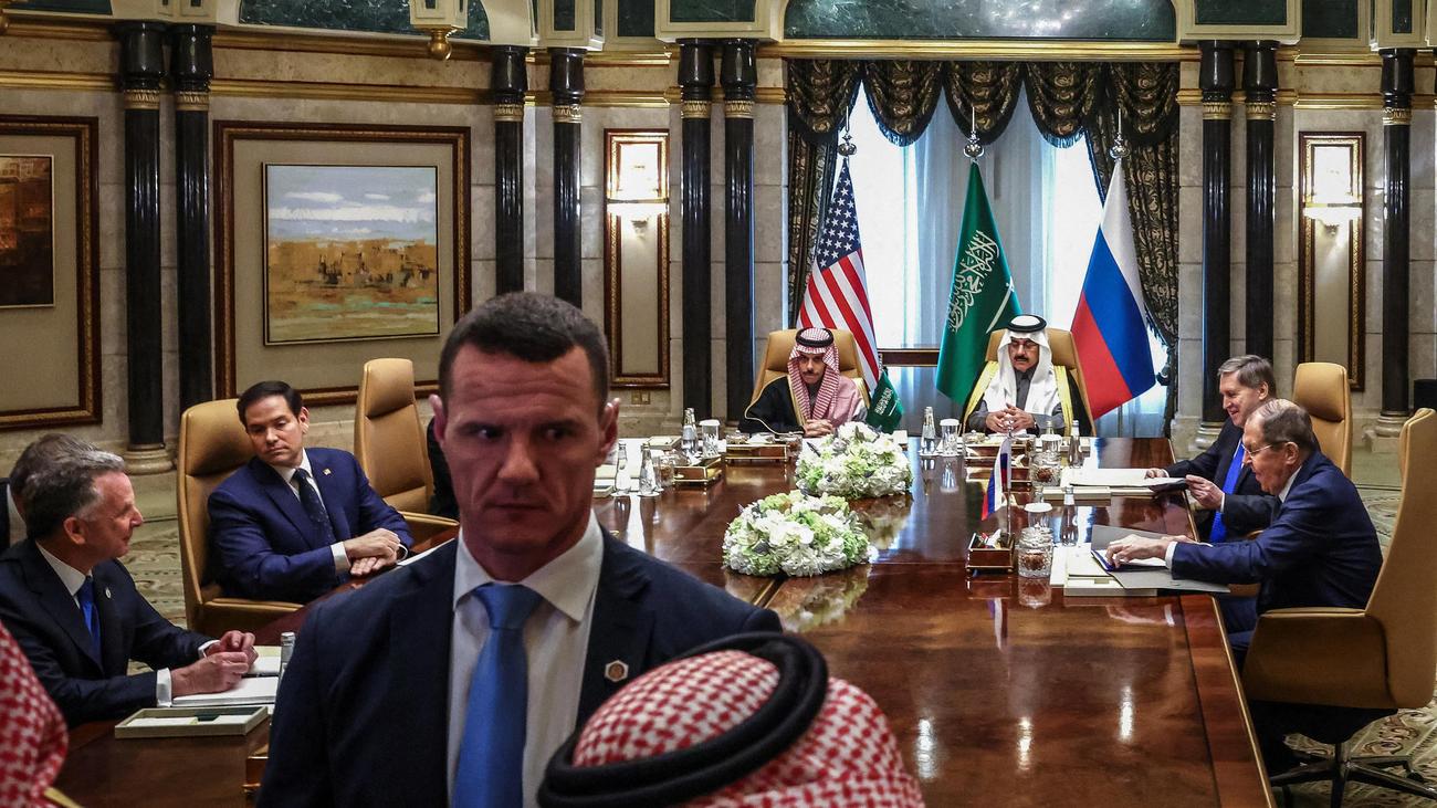 US-Russia talks, Ukraine conflict, Marco Rubio, Sergei Lavrov, Yuri Ushakov, Mike Waltz, Steve Witkoff, Vladimir Putin, Dmitri Peskov, Wolodymyr Selenskyj, Ursula von der Leyen, peace negotiations, economic cooperation, Russian embassy, US embassy.
