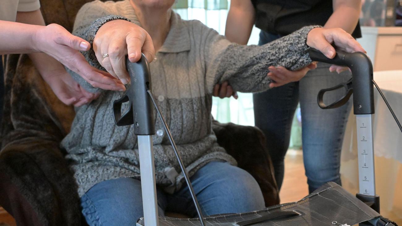 nursing, nursing care, care services, nursing professions, nursing home