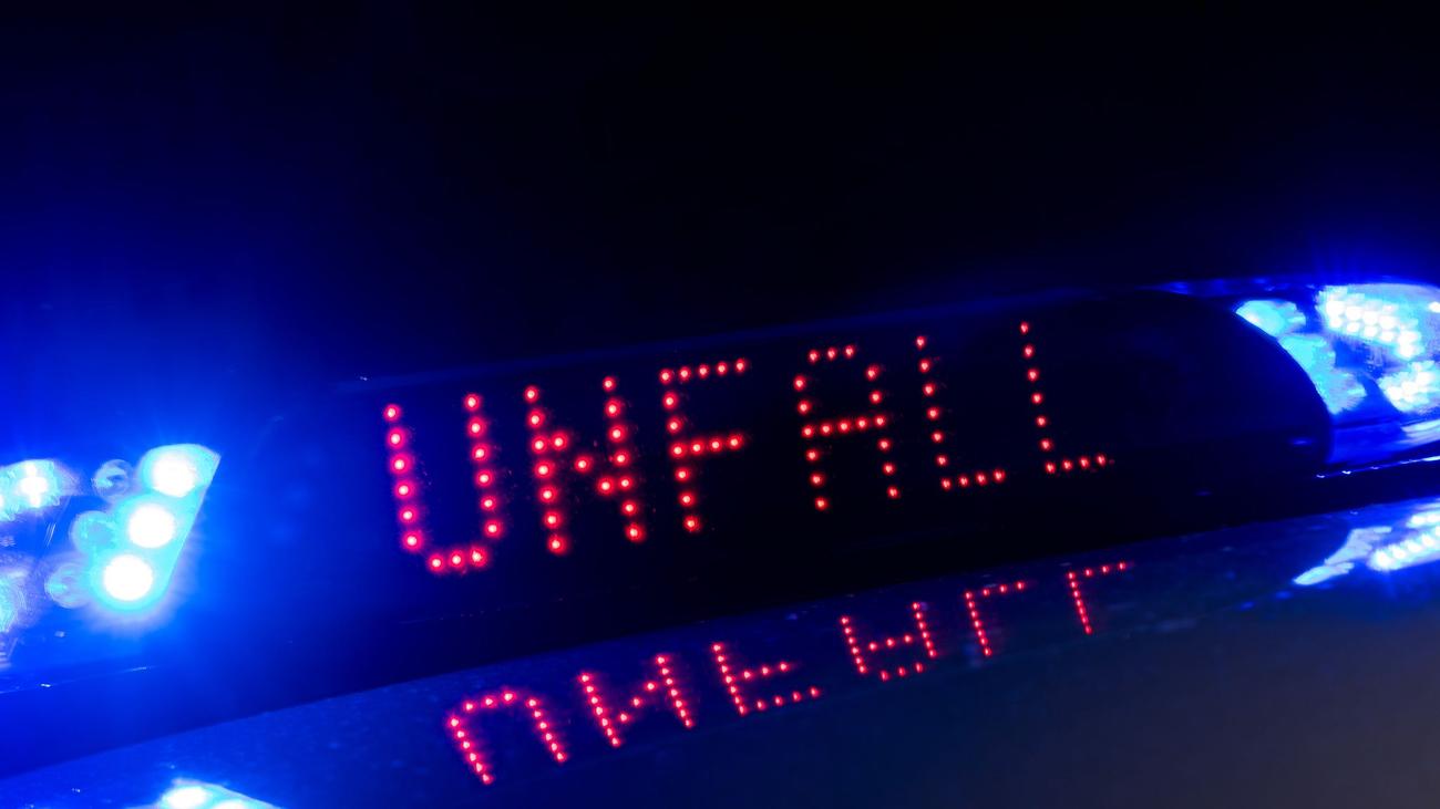 Traffic Accident, Hochtaunuskreis, Child Seriously Injured, Taxi, Oberursel, Bad Homburg, Straßeneinmündung, 11 Year Old Child, Aufprall, Severe Injuries, Rettungshubschrauber, Hospital, Life-Threatening