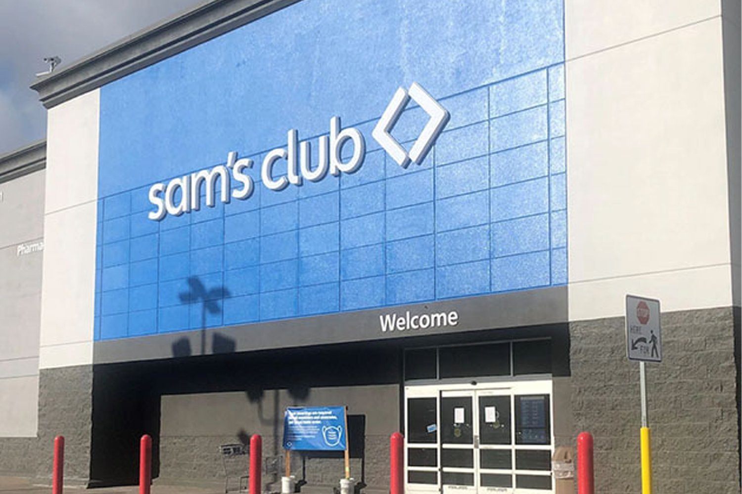 Sam's Club, membership, discounts, shopping, warehouse, variety, selection, quality, groceries, kitchen items, jewelry, appliances, online shopping, travel, entertainment, tires, home security, water delivery, white-glove delivery