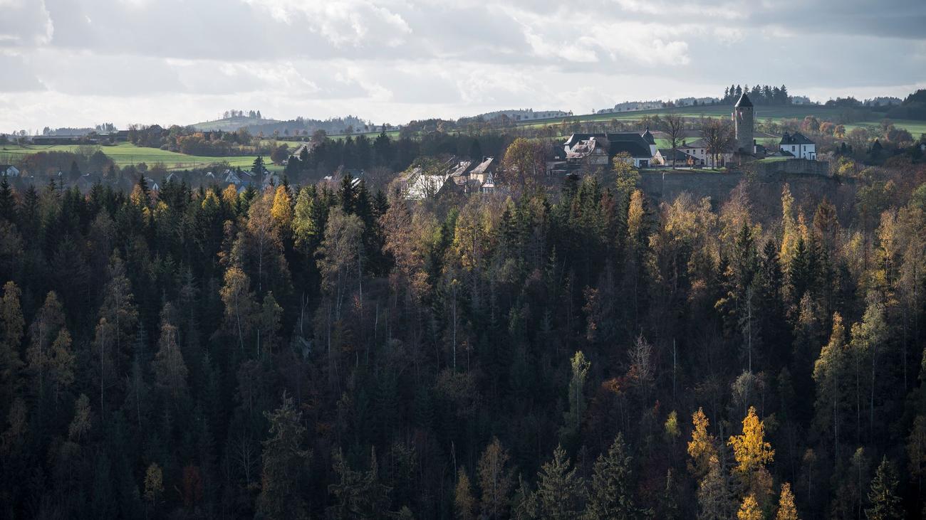 Frankenwald bridges, Bund Naturschutz, Initiative Höllental, environmental concerns, tourism, economic development, public infrastructure, RÖFE funding