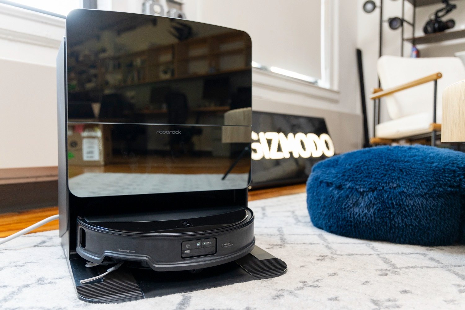 Robot vacuum, Roborock Saros 10R, Premium robot vacuum, AI navigation system, Self-cleaning dock, Powerful suction, Effective mopping, Object avoidance, Advanced features, Voice control, Smart home integration