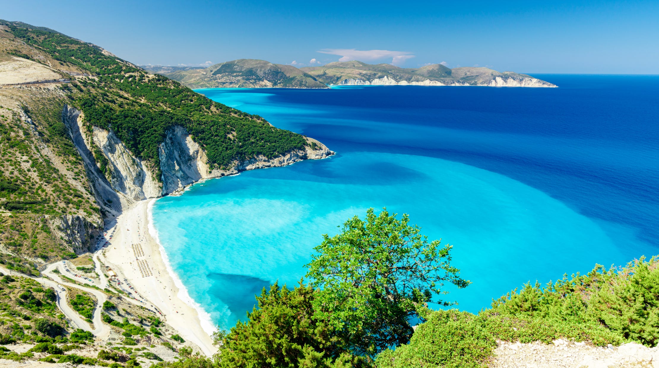 Best Beaches in the World; Travelers Choice Awards 2025; Top 10 Global Beaches; Myrtos Beach; Kelingking Beach; Playa de Muro Beach; Punta Canas Bavaro Beach; Playa Varadero; Praia da Falesia; Siesta Beach; Eagle Beach; Banana Beach; Elafonissi Beach