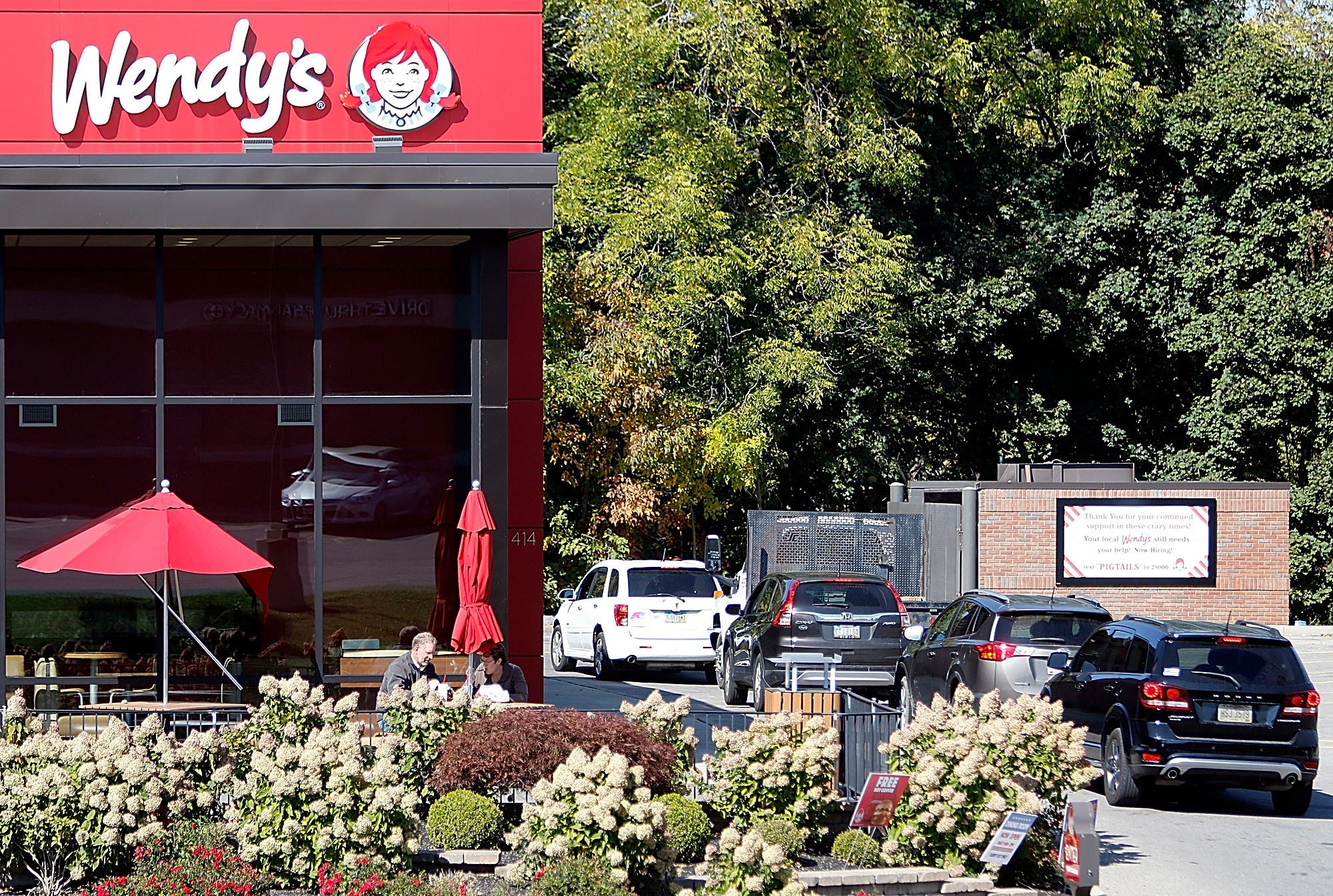 Wendys, Drive-thru, AI, FreshAI, voice-enabled order taking, customer experience, labor efficiencies, Google Cloud, Thin Mints Frosty, r/Wendys subreddit, automation, McDonalds, Taco Bell