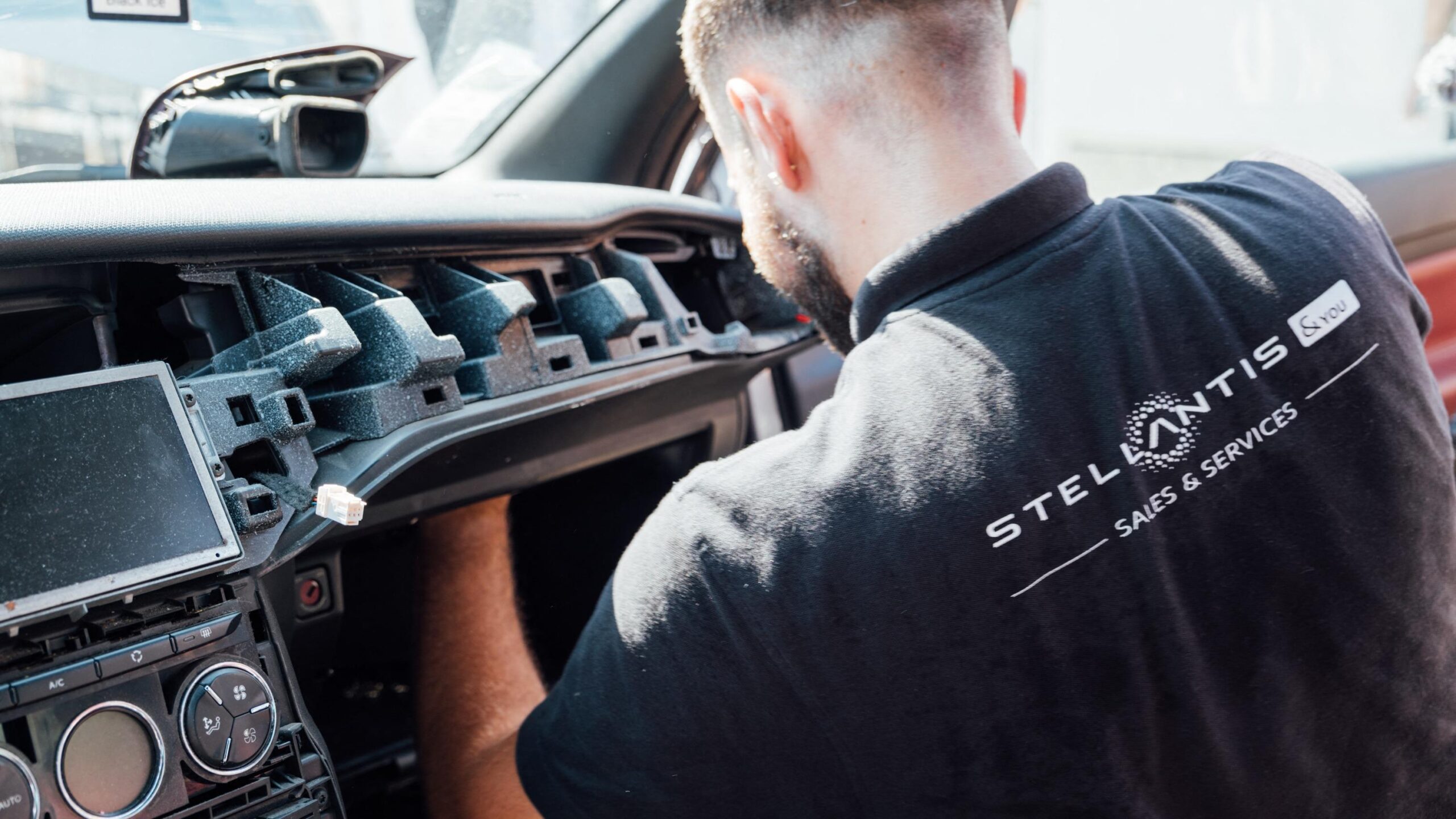 Stellantis, Takata airbags, vehicle recalls, Citroën C3, DS 3, automotive safety, defective products