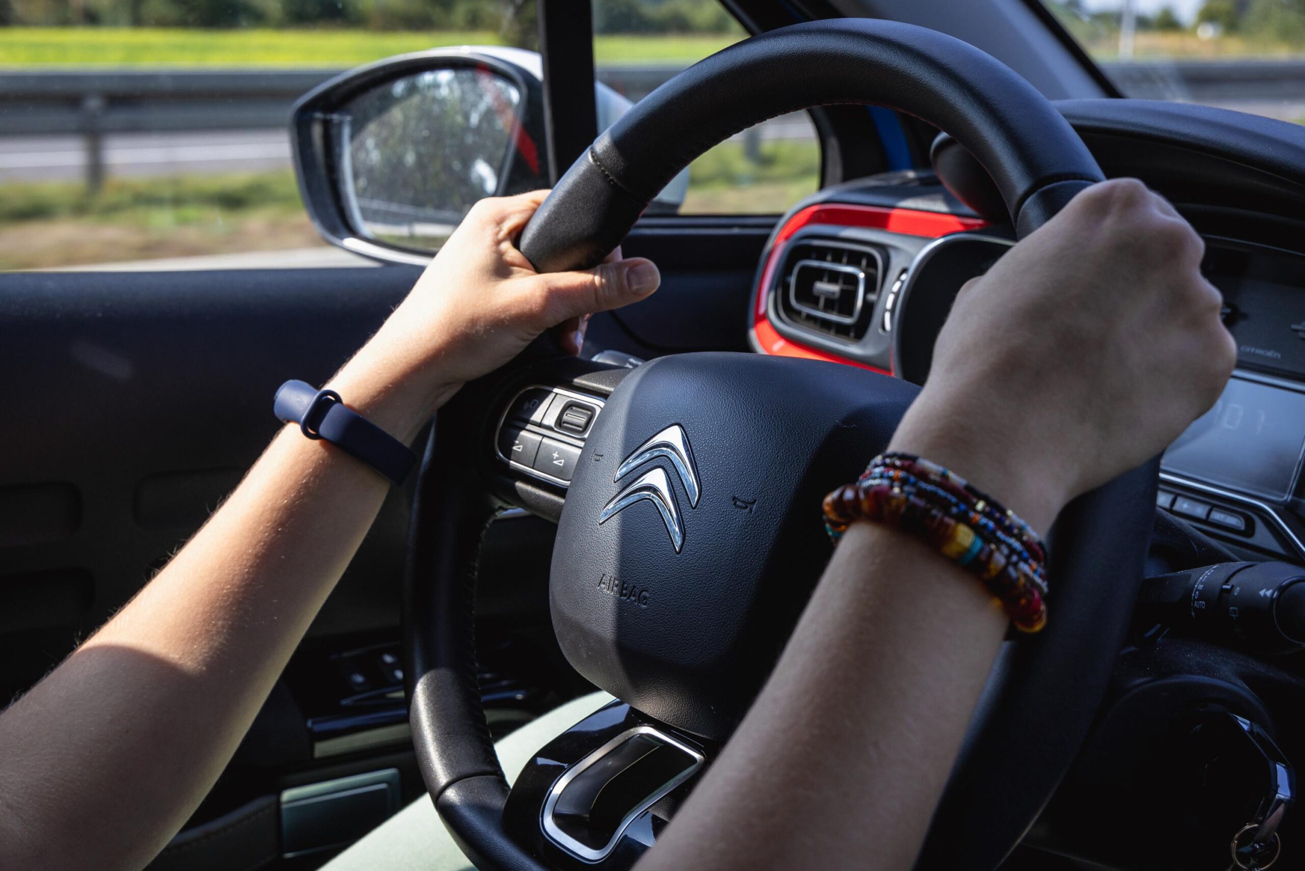 Car Airbag Takata recall, Citroen C3 DS3, Defective airbags in northern France, Car immobilization in northern France, Up to 200,000 affected vehicles, Citroen owners concerned, Safety concerns and delays, Vehicle loan difficulties, Extended immobilization campaign