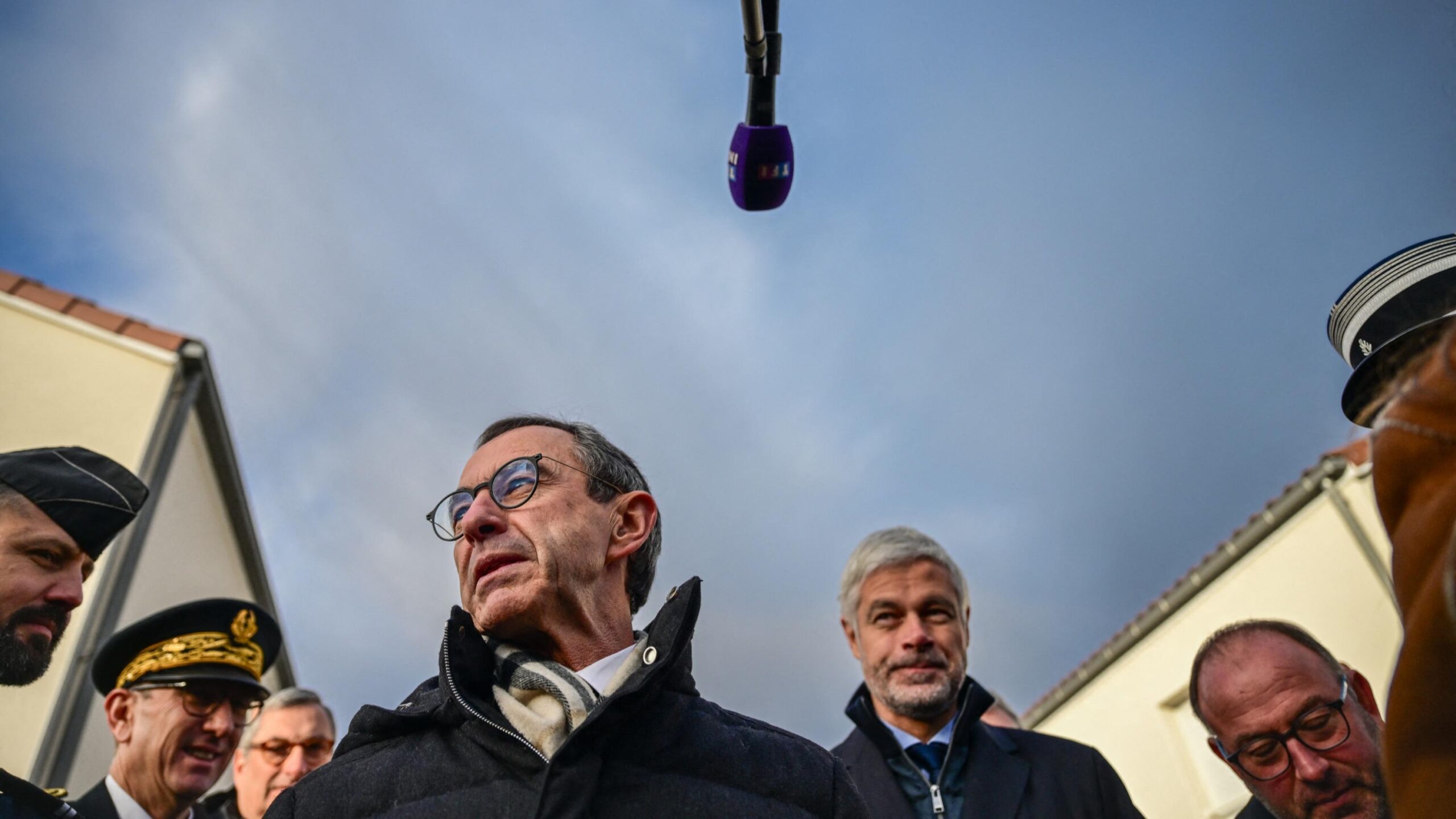 Right-wing, Macron, Emmanuel Macron, Laurent Wauquiez, Bruno Retailleau, Marine Le Pen, Rassemblement National, Bloc central