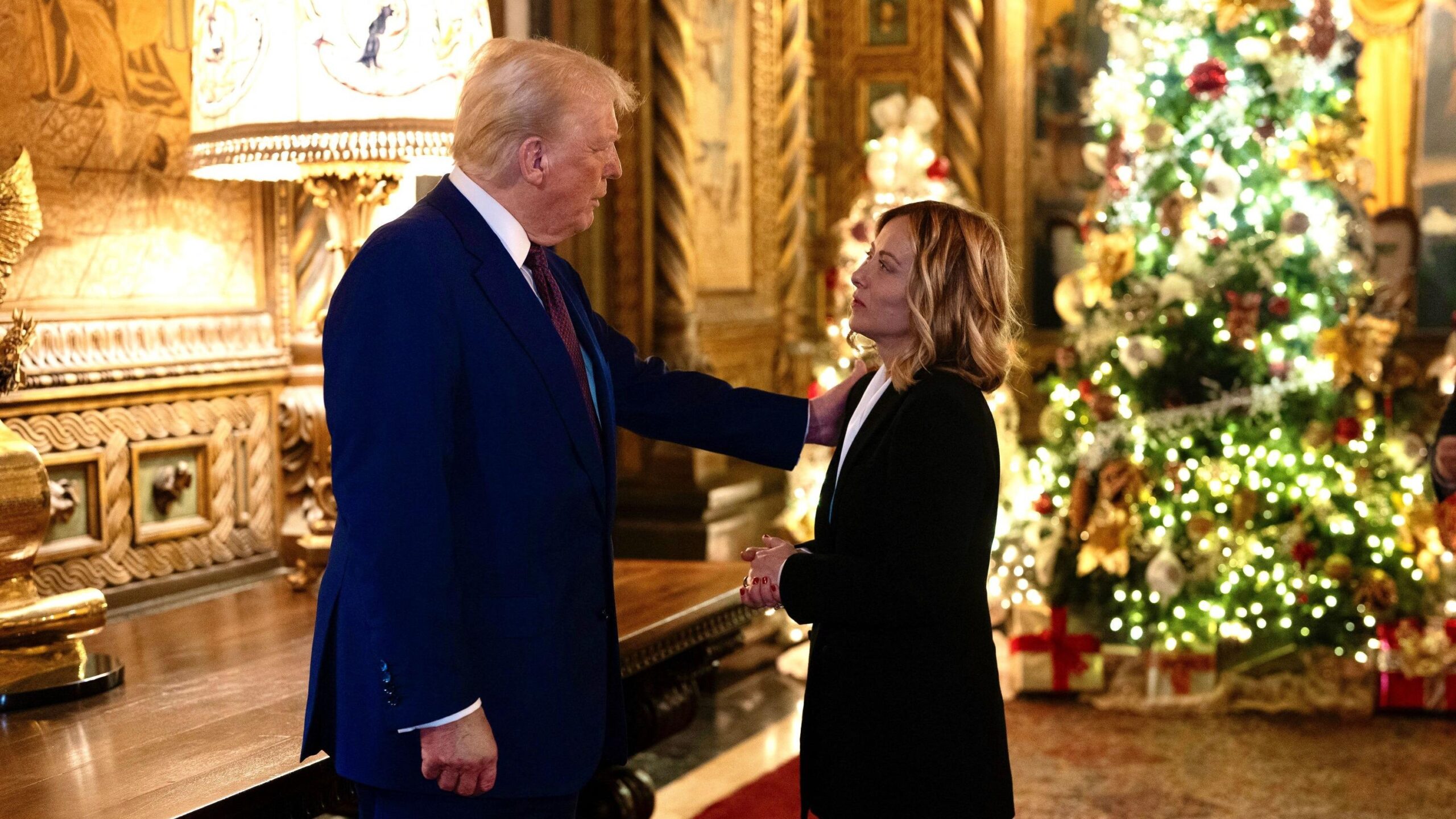 Giorgia Meloni, ambivalence, Donald Trump, Italy, Europe, Washington, Ukraine, peace negotiations, Paris, Elysée, Council meeting, Brussels