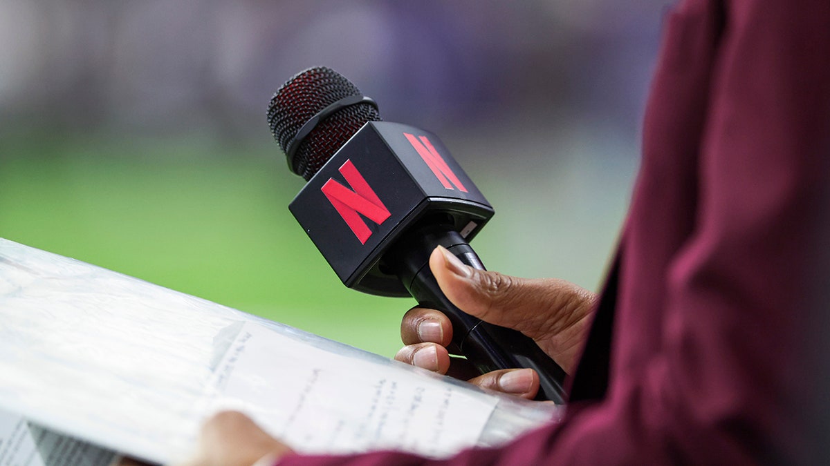 NFL streaming rights, Netflix NFL bid, NFL Sunday afternoon games, NFL international growth, Netflix Christmas Day NFL games, NFL viewership, Fox NFL, CBS NFL, NBC NFL, NFL streaming deals, Prime Video NFL, ESPN NFL, Peacock NFL