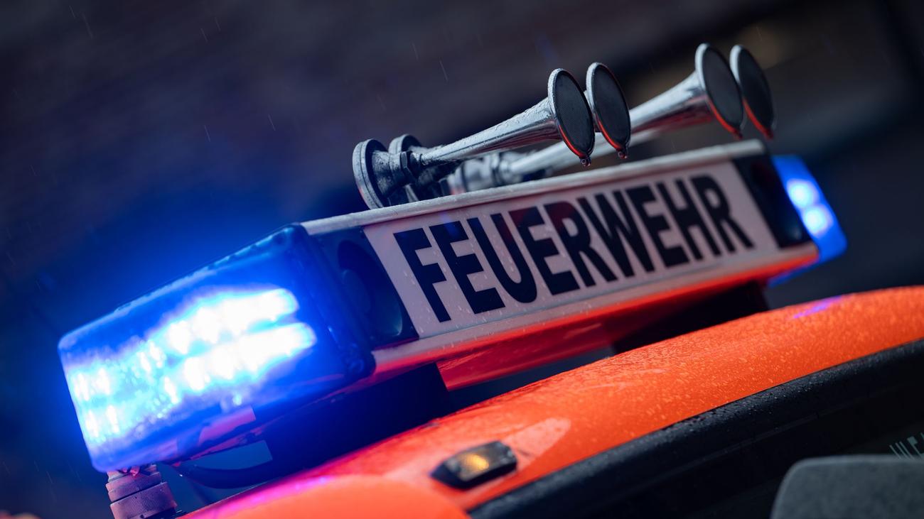 Erfurt, Technical City Hall, suspicious mail, evacuation, danger control, fire department, police, rescue services, Briefwahlbüro, hazard control, no injuries, visitor traffic maintained, Briefwahlunterlagen