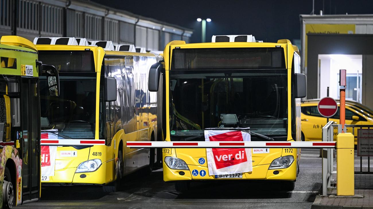 Commuters strike, Public transport, Verdi, Tarif demands, Berlin, Mecklenburg-Vorpommern