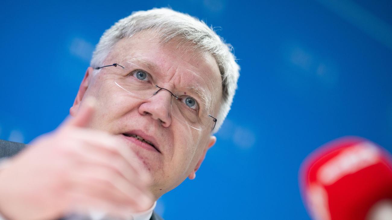 German election law, 60-day deadline, early elections, postal voting, complaints, Federal Constitutional Court, 90-day deadline, Weimar Republic, electoral system, digital voting, security