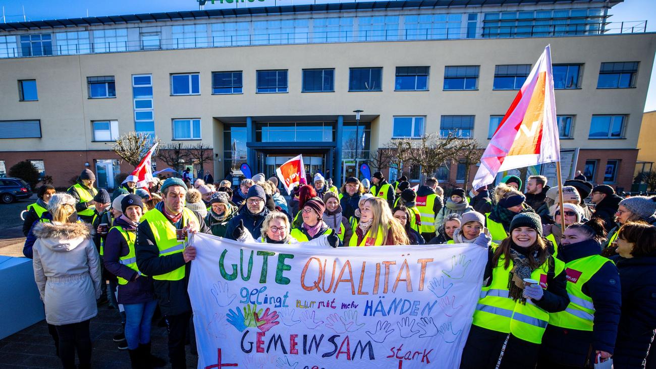 Helios-Kliniken, Schwerin, Warnstreik, Verdi, Lohnerhöhung, Nachtarbeit, Personalmangel, Tarifverhandlungen, Notdienstvereinbarung