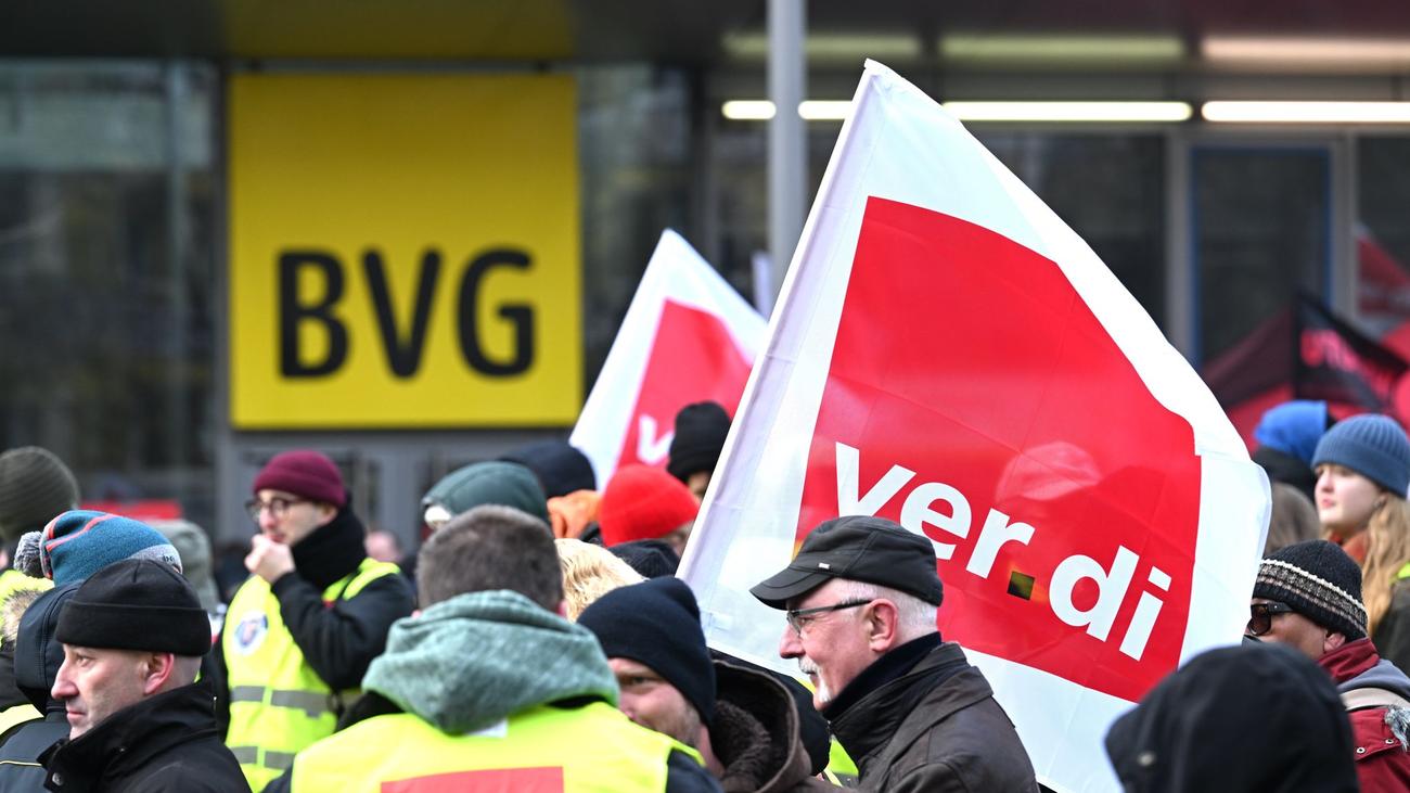 Berlin strike, public transport strike, water supply strike, utility strike, Verdi strike, public sector strike, tarifverhandlungen, labor dispute, collective bargaining