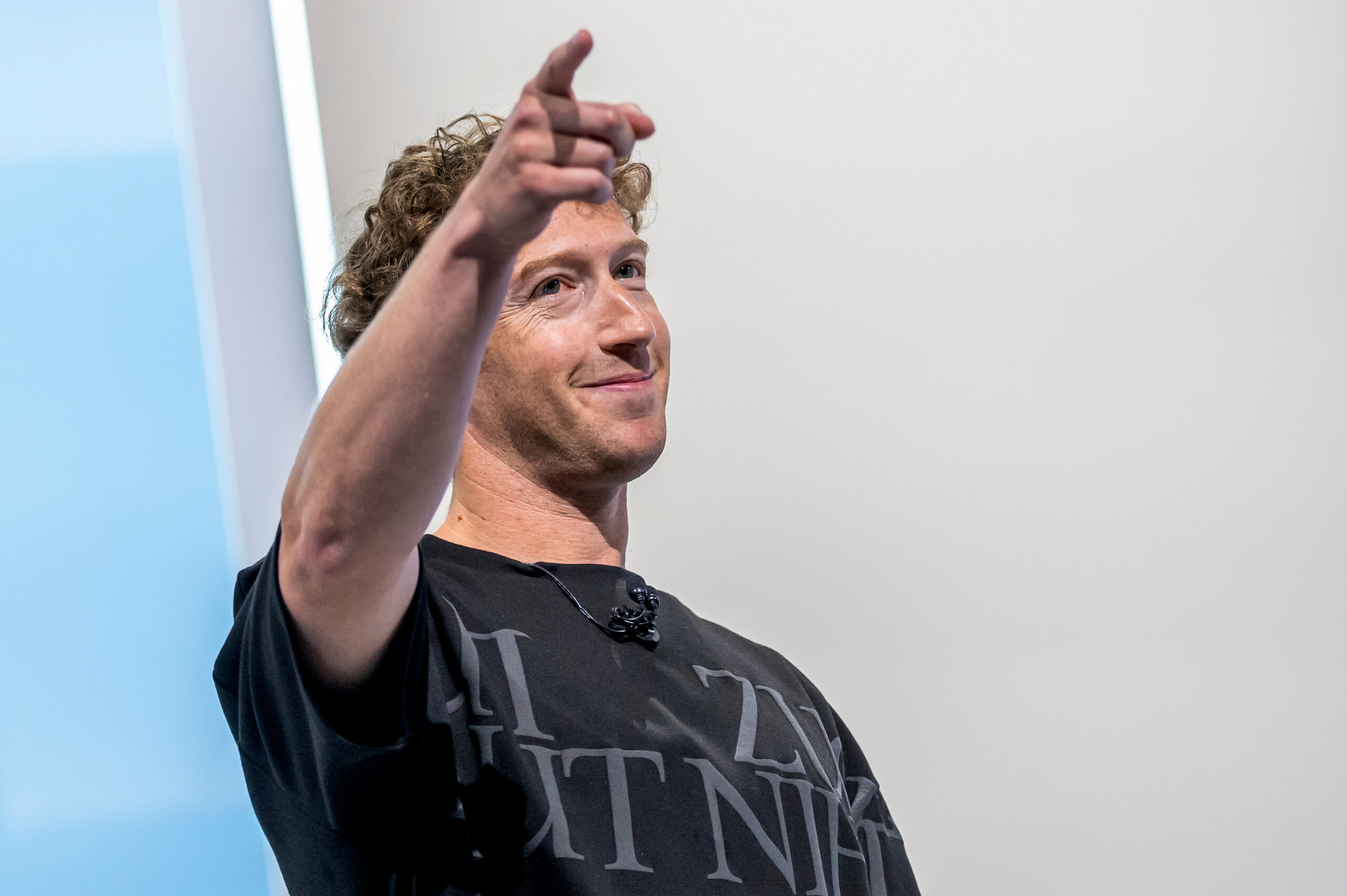 brain-computer interfaces, mind-reading, Elon Musk, Mark Zuckerberg, Meta, neuroscience, AI, privacy, ethics
