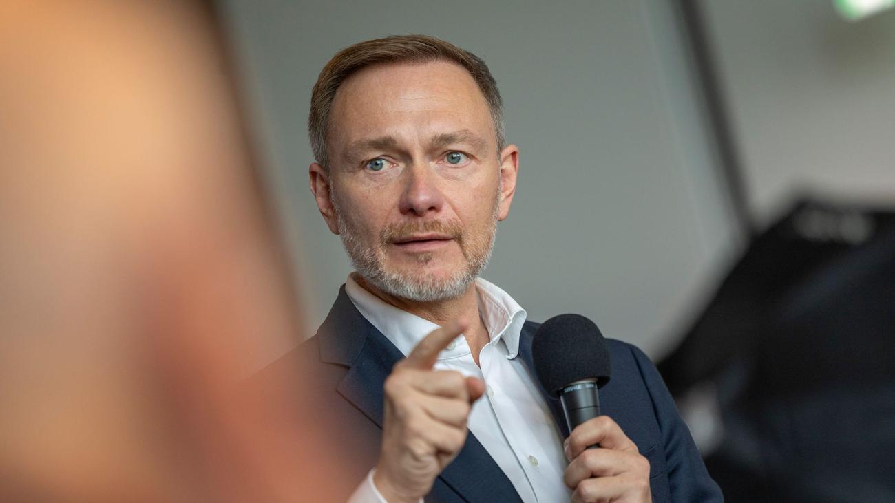 Christian Lindner, German elections, FDP election campaign, Stefan Raab, election song