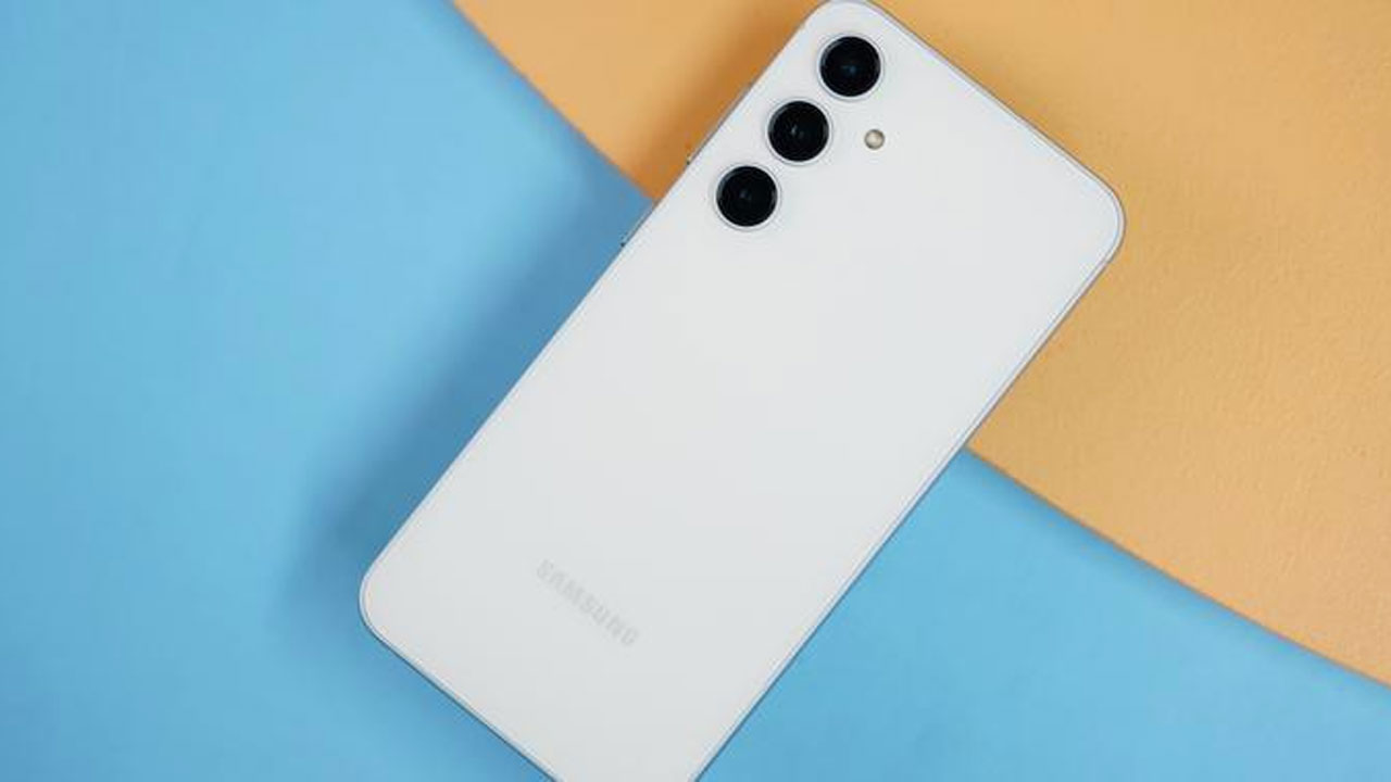 Samsung Galaxy A36 5G, Samsung, Galaxy A36 5G, Qualcomm Snapdragon 6 Gen 3, Android 15, 50MP triple rear camera setup, 12MP selfie camera, Geekbench database, SM-A366U, mid-March, six years of updates