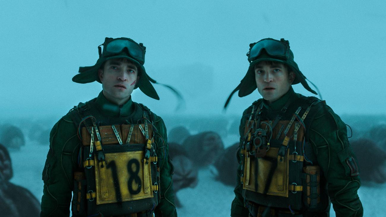 Mickey 17, Mickey, Robert Pattinson, Replicant, Duplication, Cloning, Death, Resurrection, Experiments, Laboratory rat, Research, Science fiction