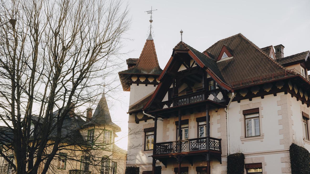 Starnberg, Hochtaunuskreis, Miesbach, Millionäre, Villen, Voralpen, Golfclub, Segelverein, Arztpraxen, Prominente, Geld, Bayern