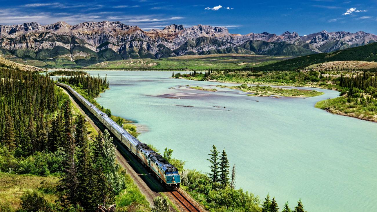Canadian train travel, Toronto to Pacific Ocean, Winnipeg, Canadian Museum for Human Rights, Tony, cross-Canada travel