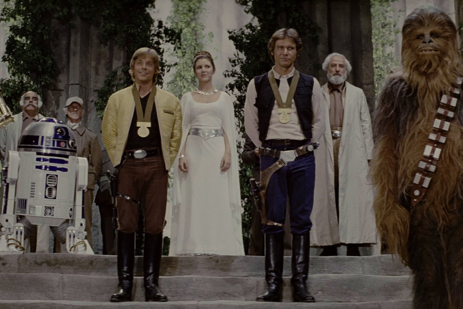 Star Wars memorabilia, Entertainment memorabilia auctions, Luke Skywalker's Medal of Yavin, Chewbacca's bowcaster, Star Wars: Episode IV – A New Hope, The Evil Dead, Gremlins, Jurassic Park, Propstore