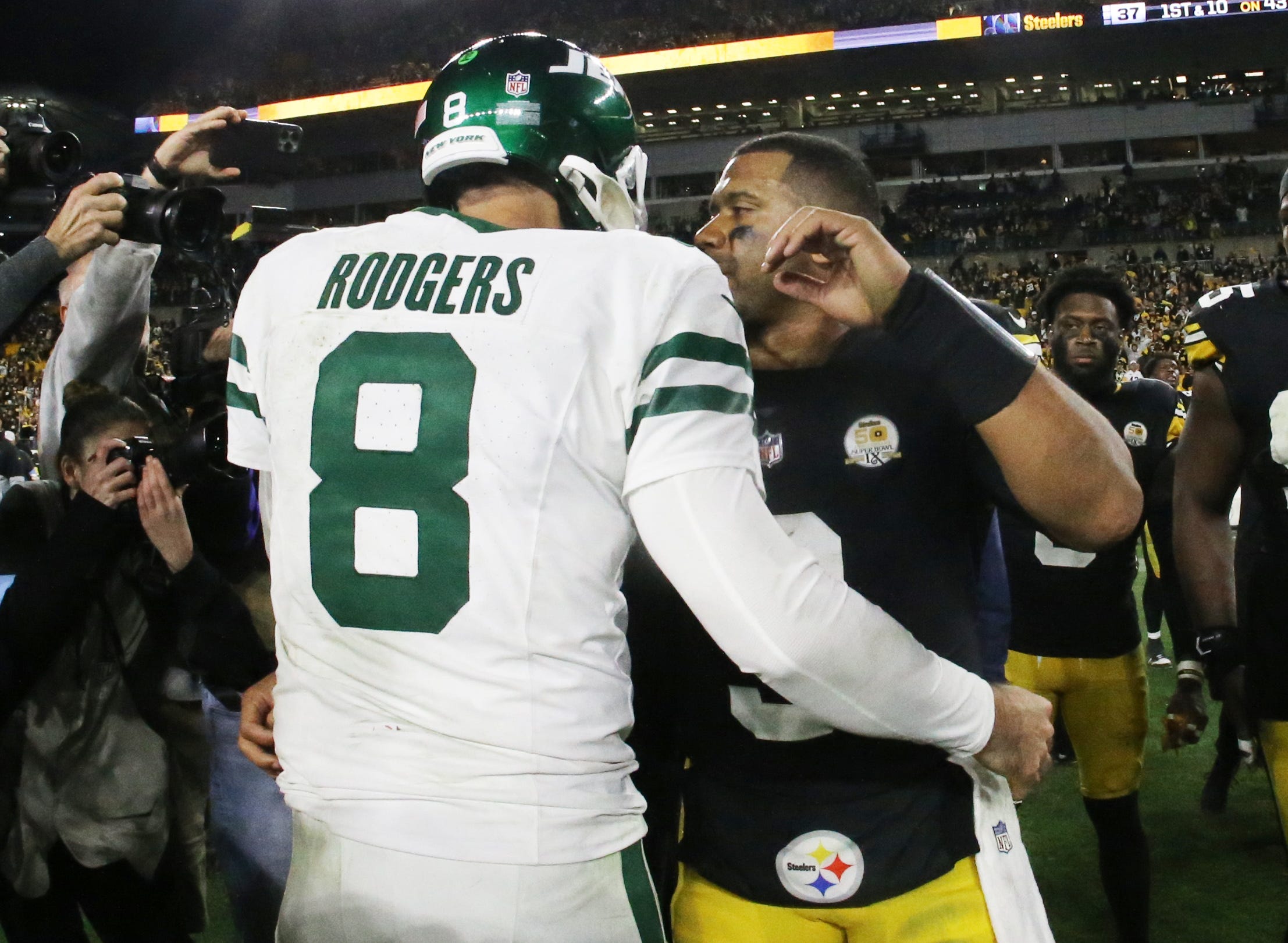Free agency, Quarterback, NFL, 2025, Sam Darnold, Justin Fields, Aaron Rodgers, Russell Wilson, Jameis Winston