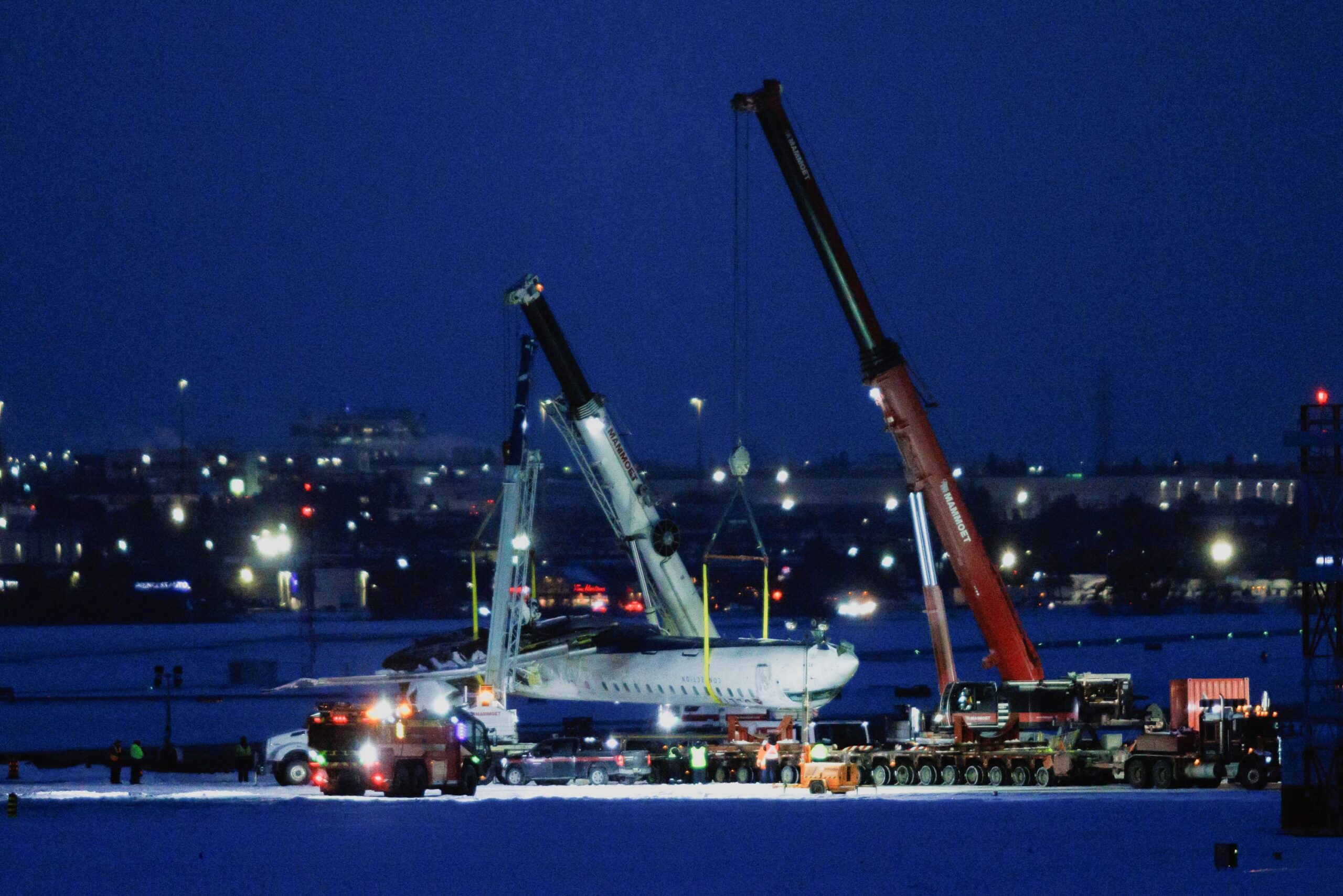 Delta Air Lines, Toronto Pearson Airport, airplane crash, aviation safety, Bombardier CRJ900, National Transportation Safety Board, Federal Aviation Administration