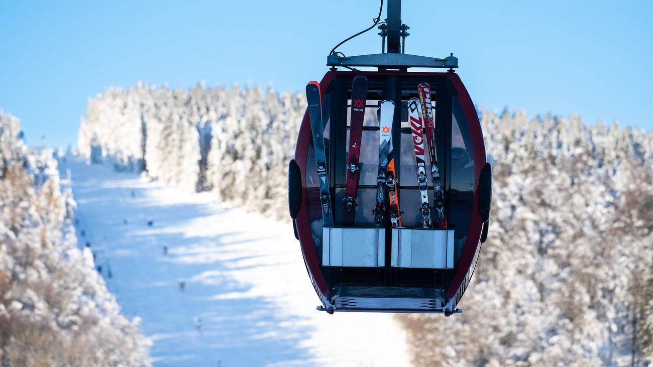 Winter, skiing, Willingen, Wasserkuppe, Rhön, Vogelsberg, Hessen, spring, mild temperatures
