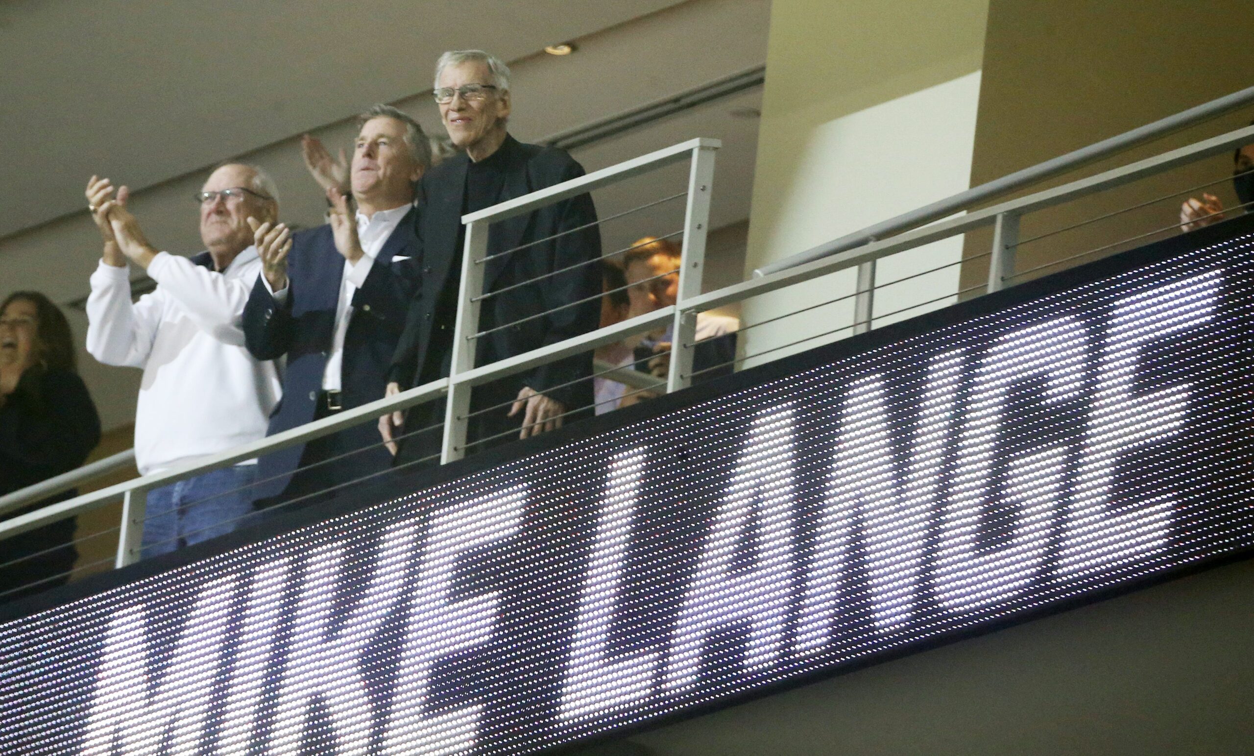 Mike Lange, Pittsburgh Penguins broadcaster, Hockey Hall of Fames Foster Hewitt Award, Penguins Stanley Cup Championships, Mike Lange Media Level, Sacramento State, Phoenix Roadrunners, San Diego Gulls, Washington Diplomats
