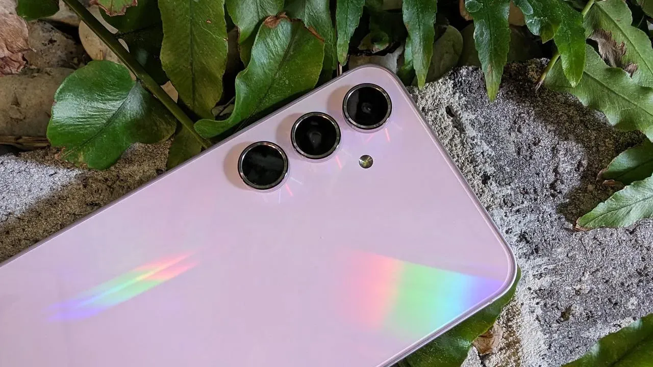 Samsung, One UI 7, Galaxy XCover 5, February 2025 update, security patch, software update