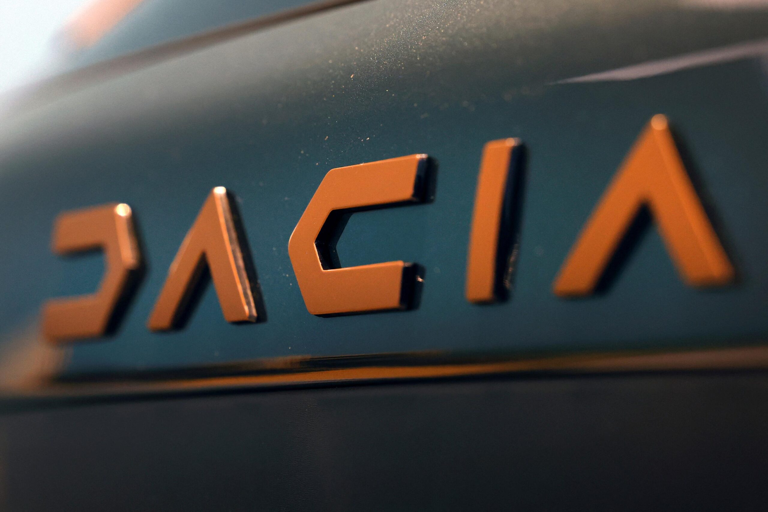 Dacia, Renault, Electric car, Budget-friendly, Europe, Twingo, China, Slovenia, 2025, 20,000 euros, 100 weeks, 16 months, Spring, 2021, European Union, Customs, Bonu