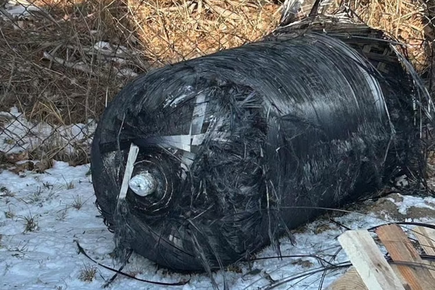 SpaceX, Falcon 9, Rocket Debris, Uncontrolled Reentry, Poland, Germany, Ukraine, Rocket Tank, Space Junk, Orbital Debris, Reentry Risk, Reusable Rockets