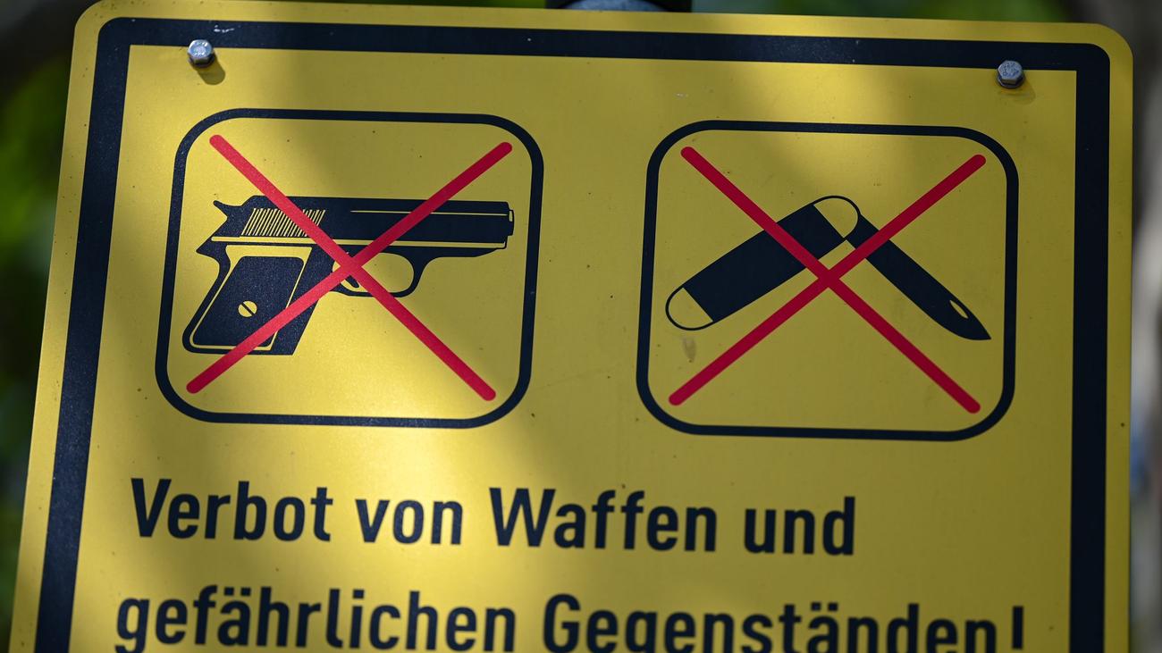 Saarland, Weapons Ban Zones, Solingen Attack, Safety Measures, Public Safety, Weapons Confiscation, Enhanced Security