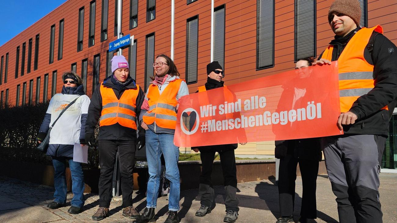 Climate Activists, Vandalism, Property Damage, German Bank, Environmental Protest, Letzte Generation