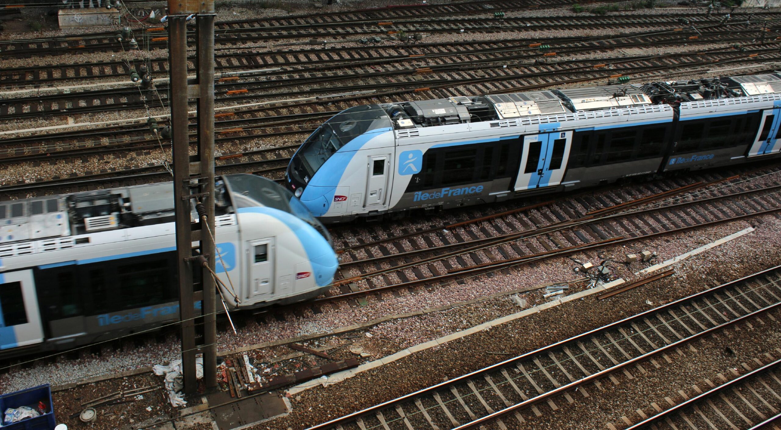 Transilien, SNCF, Line L, Line U, La Défense, Tramway T13, Electrical fault, Catenary damage, Train disruption, Paris Saint-Lazare, Val d'Or, Suresnes Mont Valérien, Versailles-Rive-Droite, Saint-Cloud, Saint-Nom-la-Bretèche