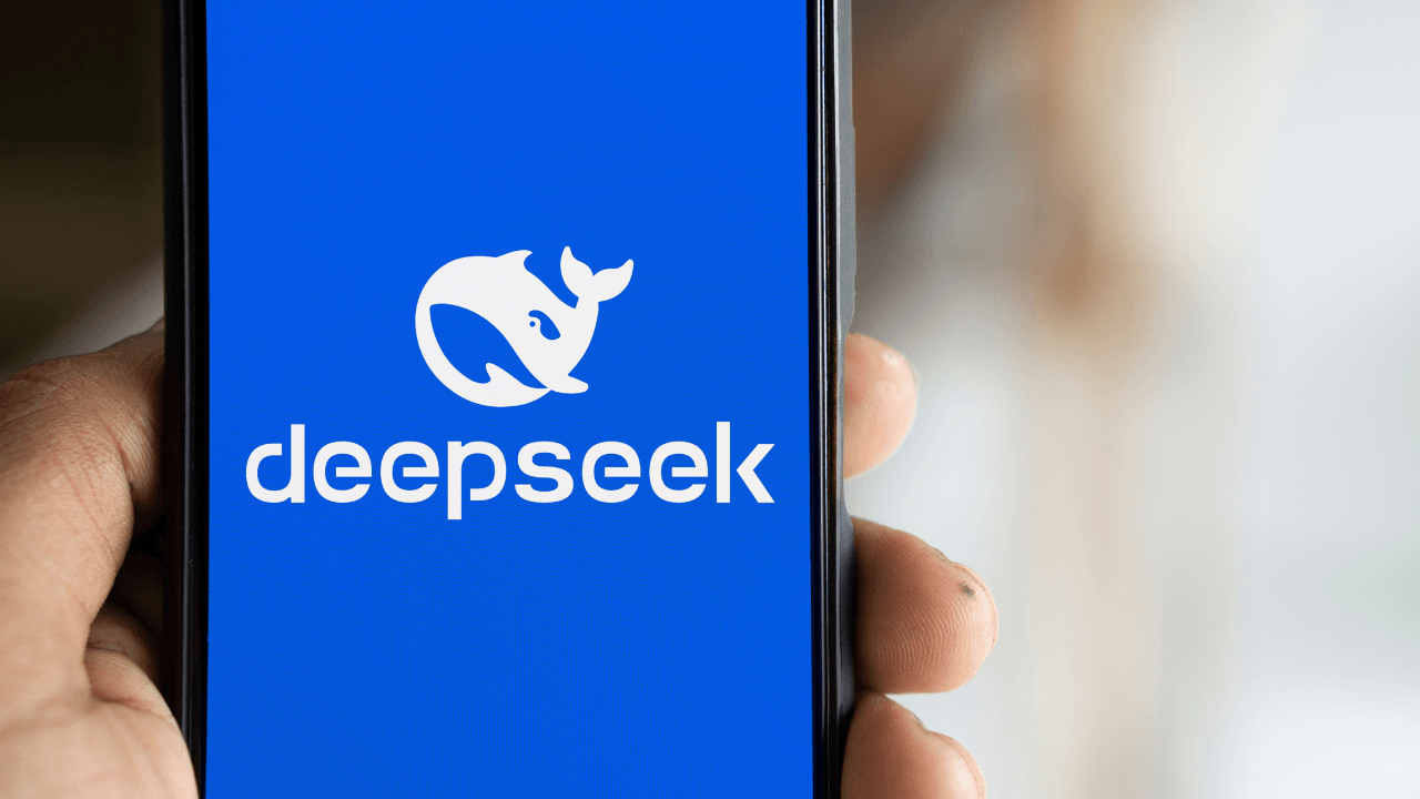 Realme, Android, Smartphone, Gaming, Artificial Intelligence, DeepSeek, DeepSeek-R1, Strategy Games, Chess, Dimensity 8400-Max, MediaTek, 7,000 mAh Battery, 6.78-inch OLED Display, 90W Fast Charging, Camera, Realme UI 6, Android 15