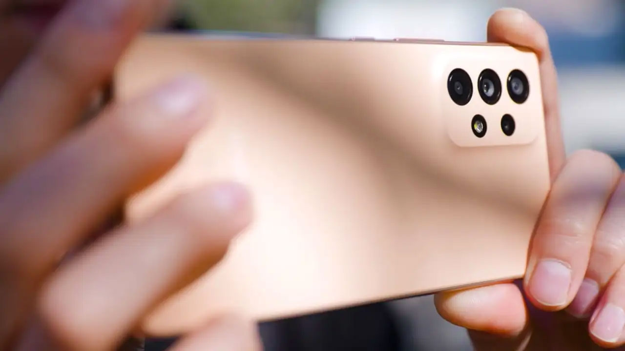 Samsung, Galaxy A52s, February 2025 Security Update, Software Update, User Security, Bug Fixes, System Stability