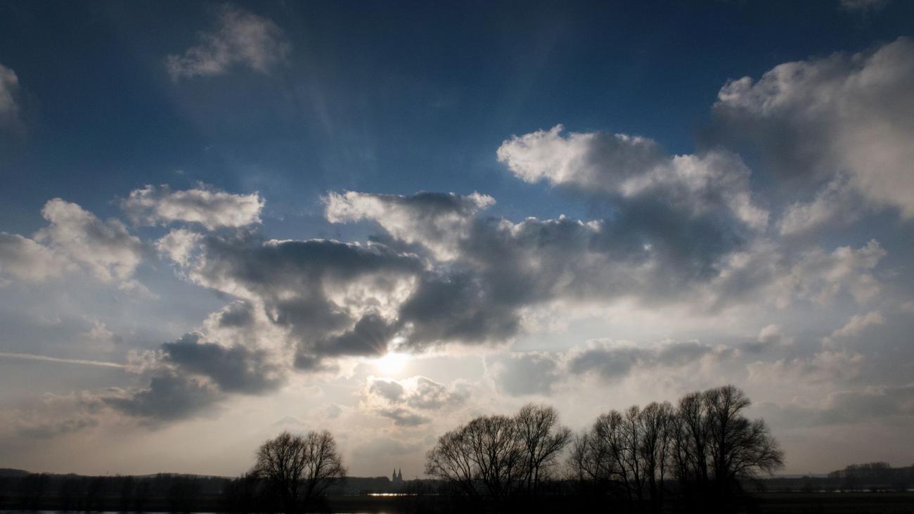 Weather NRW, German Weather Service, Mild temperatures, Sun and clouds, Rain, Temperatures NRW