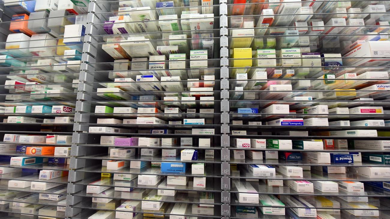 antibiotic prescriptions, antibiotic resistance, reserve antibiotics, Berlin, Brandenburg, Germany, AOK, healthcare