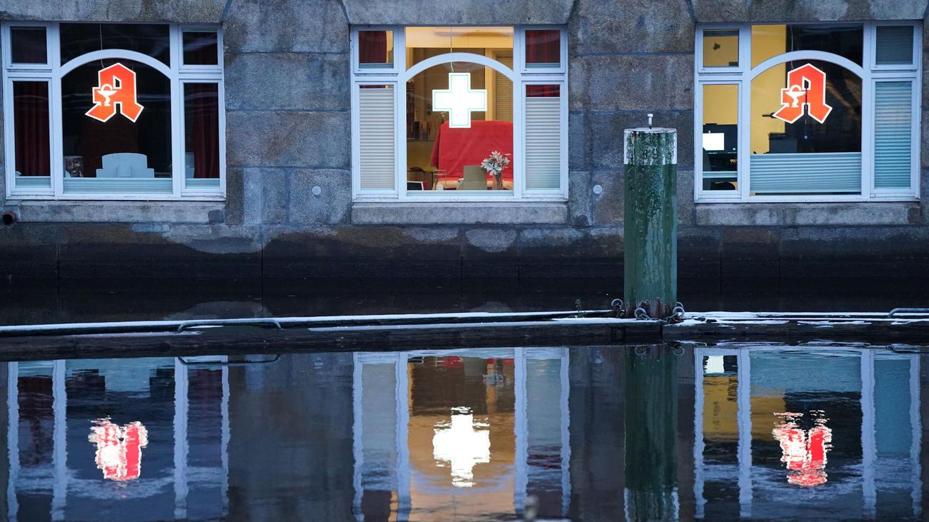Hamburg pharmacies, Healthcare, Financial support, SPD, Green Party, Apothekenhonorare, Betriebskosten, Insurance