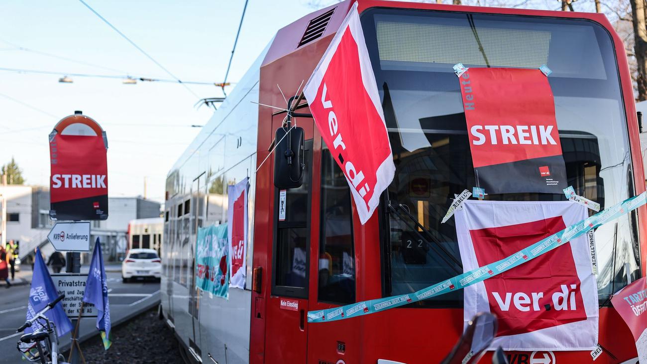 Public transportation strike, NRW, Verdi, warning strikes, public transport disruptions