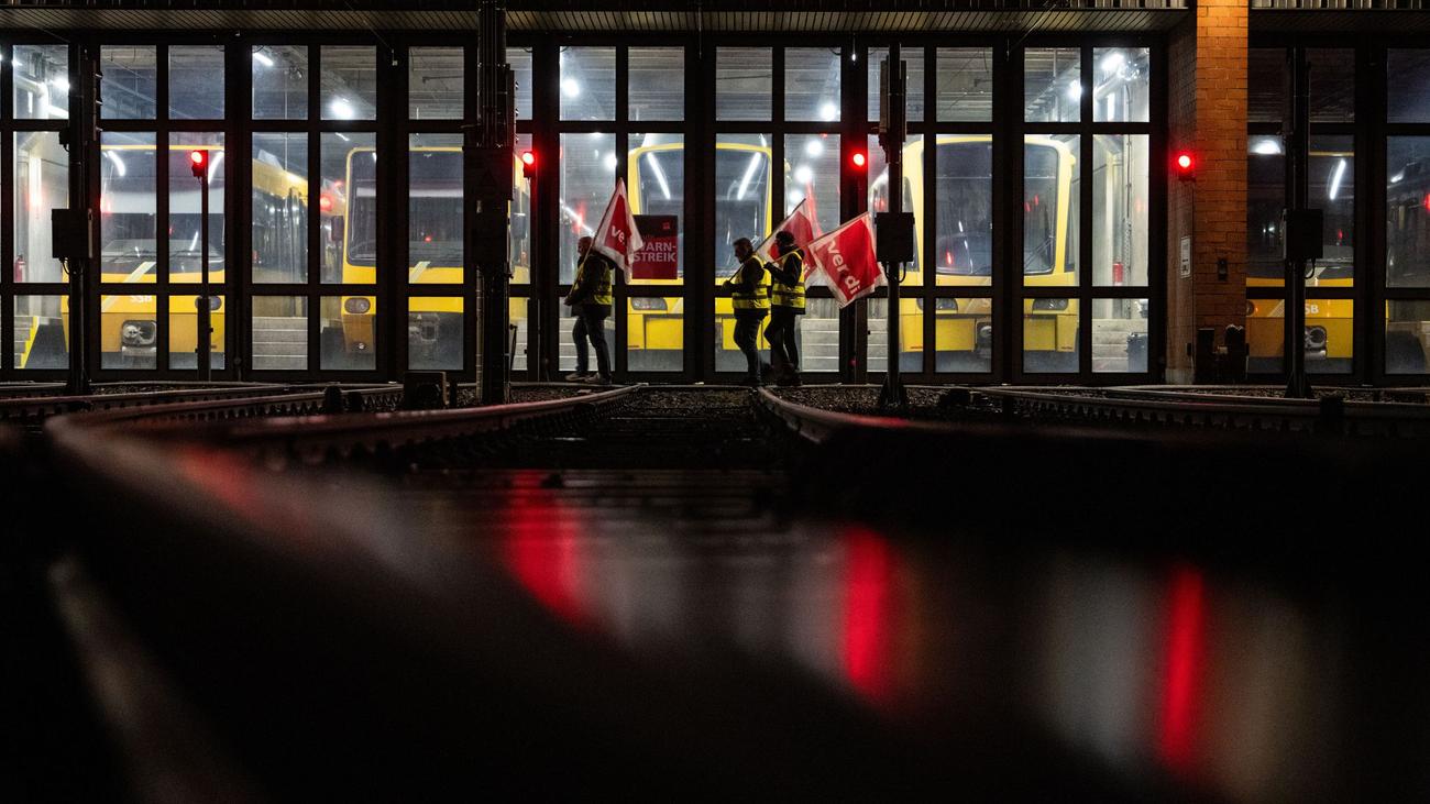 Public transport, Strike, Verdi, Tarifrunde, Baden-Württemberg, Nahverkehrsunternehmen, Omnibusgewerbe